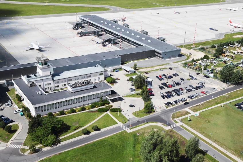 Dalība Metu konkursa žūrijā  “Rīgas lidostas gaisa satiksmes vadības torņa nākotnes vizuālais tēls”